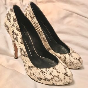 Dolce vita size 6 snake skin heels